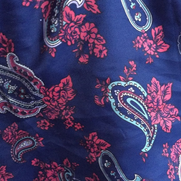 Beautiful Scarf 🧣 - Picture 8 of 8